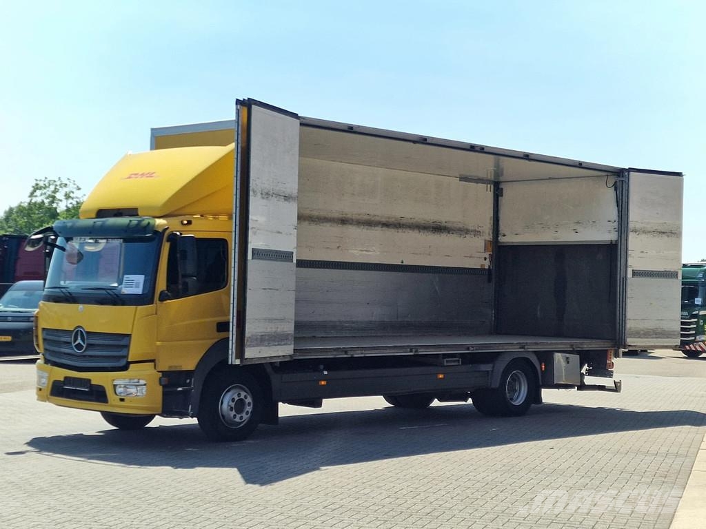 Mercedes-Benz Atego 1223 4x2 Box with sidedoors - Loadlift - Eur Caminhões baú