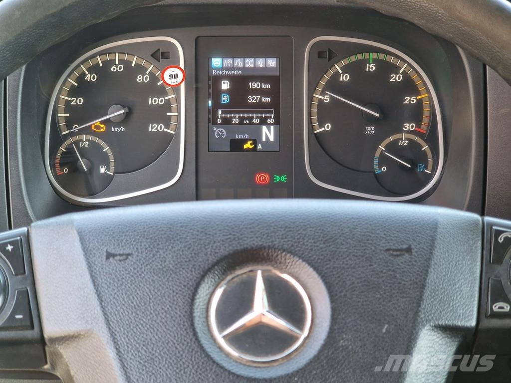 Mercedes-Benz Atego 1223 4x2 Box with sidedoors - Loadlift - Eur Caminhões baú
