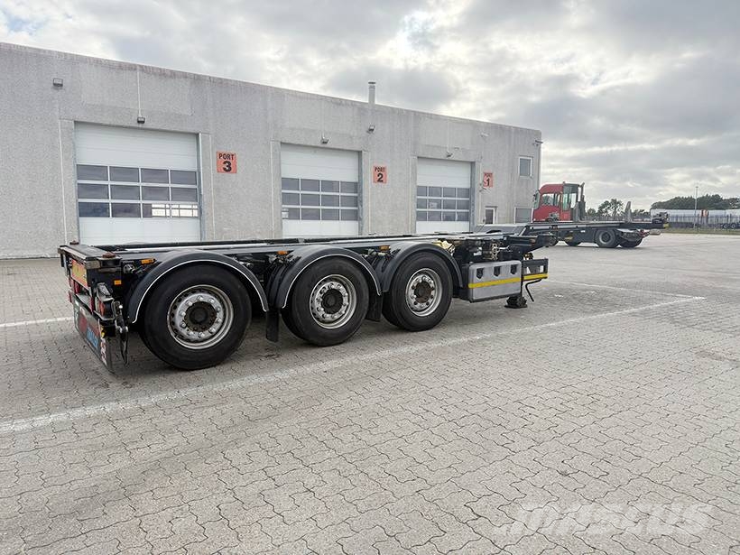 WEB TRAILER 3 axle Container chassis / Wechselfahrgestell Containerauflieger