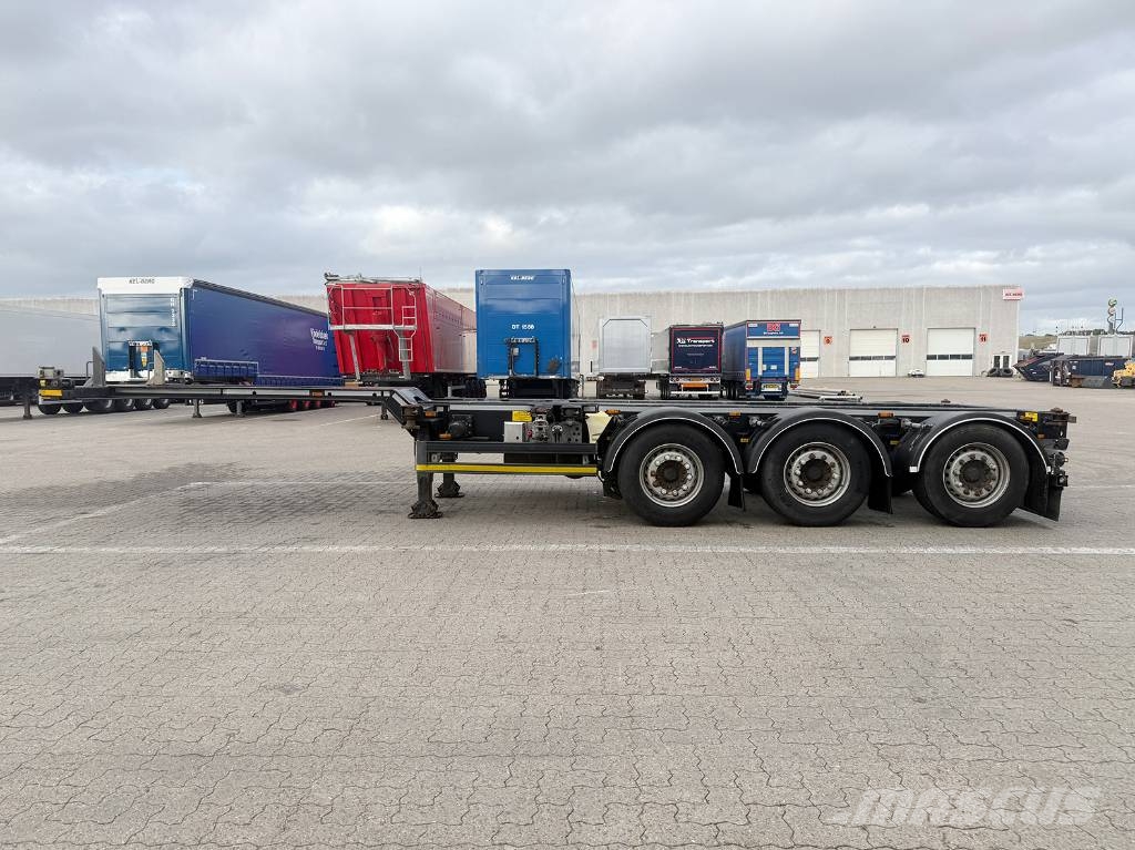 WEB TRAILER 3 axle Container chassis / Wechselfahrgestell Containerauflieger