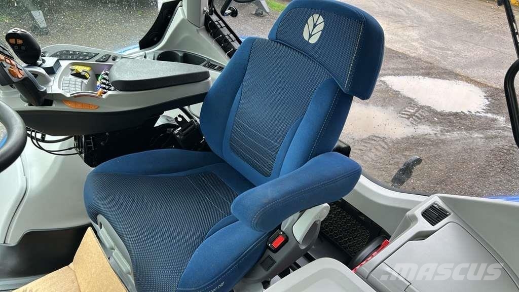 New Holland T7.245 PLMi Tractor Tractor Units
