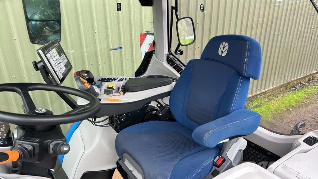 New Holland T7.245 PLMi Tractor Tractor Units