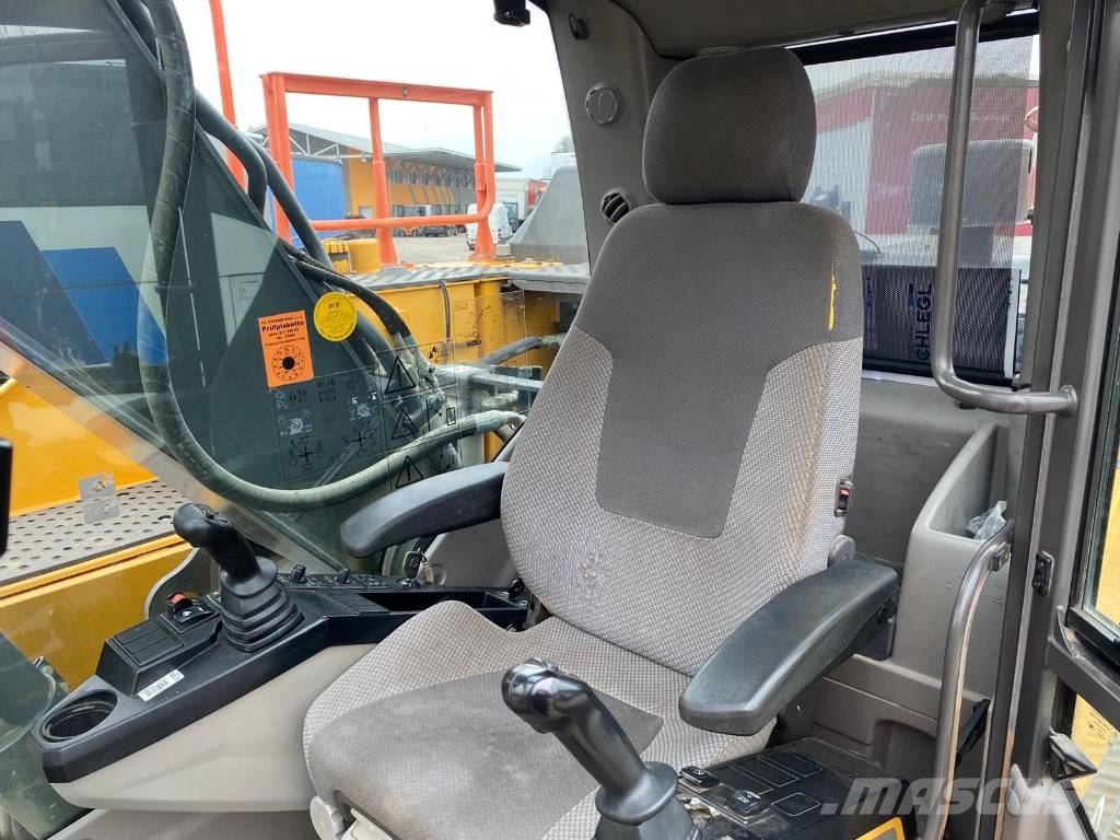 Volvo EC 220 EL Rupsgraafmachines