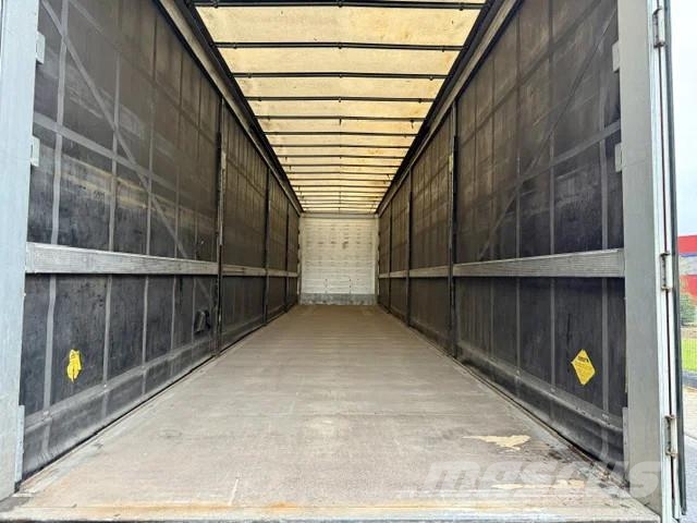 Schmitz Cargobull Mega / Edscha / Hubdach Semi-reboques com cortinas laterais