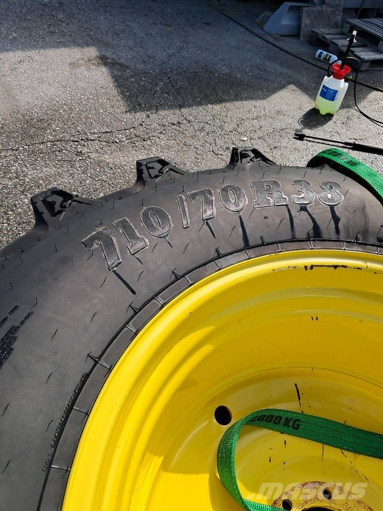 John Deere rengassarja 710/70R38+540/65R30 الإطارات والعجلات والحافات