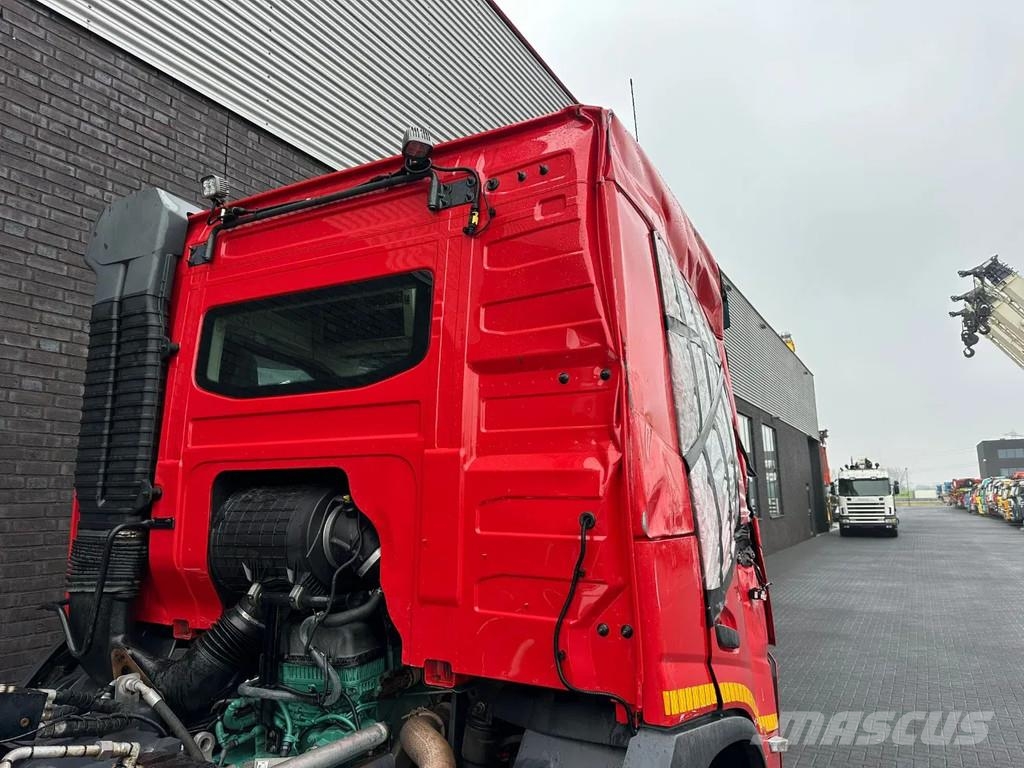 Volvo FM 430 6X2 + SCHADE/DAMAGE/UNFALL/HAAKARMSYSTEEM/A شاحنات الرافعات الخطافية