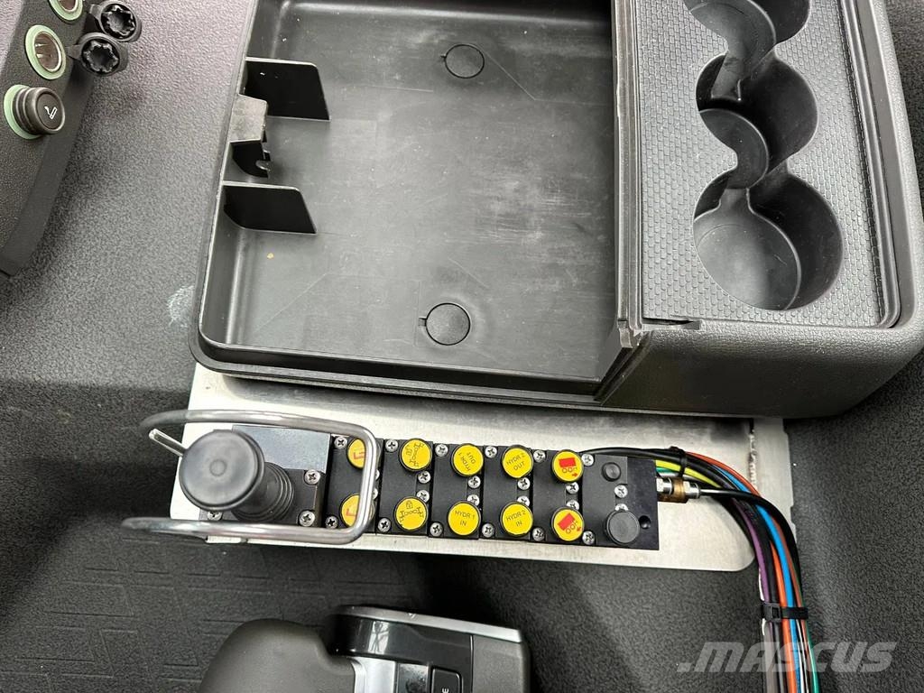 Volvo FM 430 6X2 + SCHADE/DAMAGE/UNFALL/HAAKARMSYSTEEM/A شاحنات الرافعات الخطافية