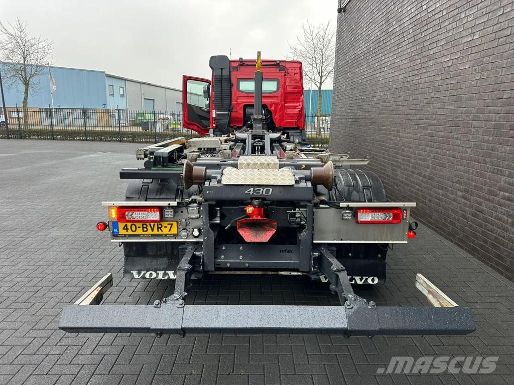 Volvo FM 430 6X2 + SCHADE/DAMAGE/UNFALL/HAAKARMSYSTEEM/A شاحنات الرافعات الخطافية