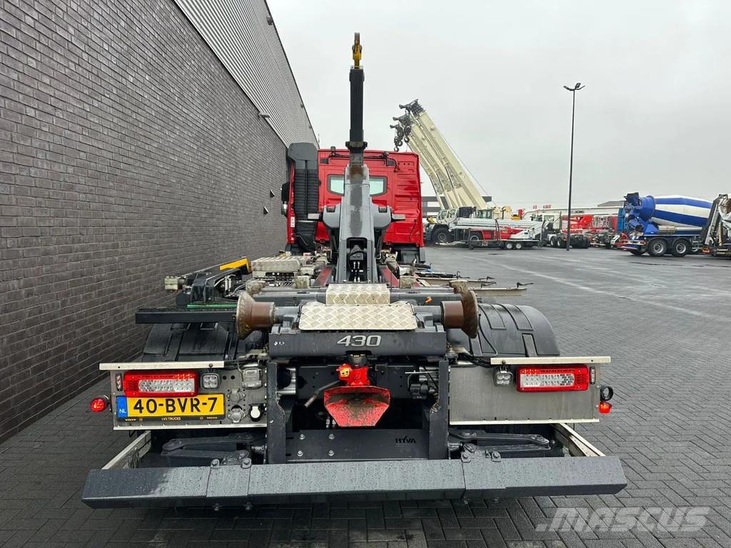 Volvo FM 430 6X2 + SCHADE/DAMAGE/UNFALL/HAAKARMSYSTEEM/A شاحنات الرافعات الخطافية