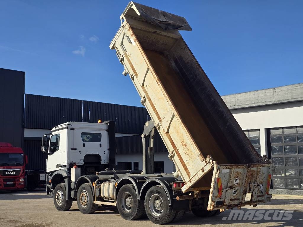 Mercedes-Benz Arocs 3240 덤프 트럭