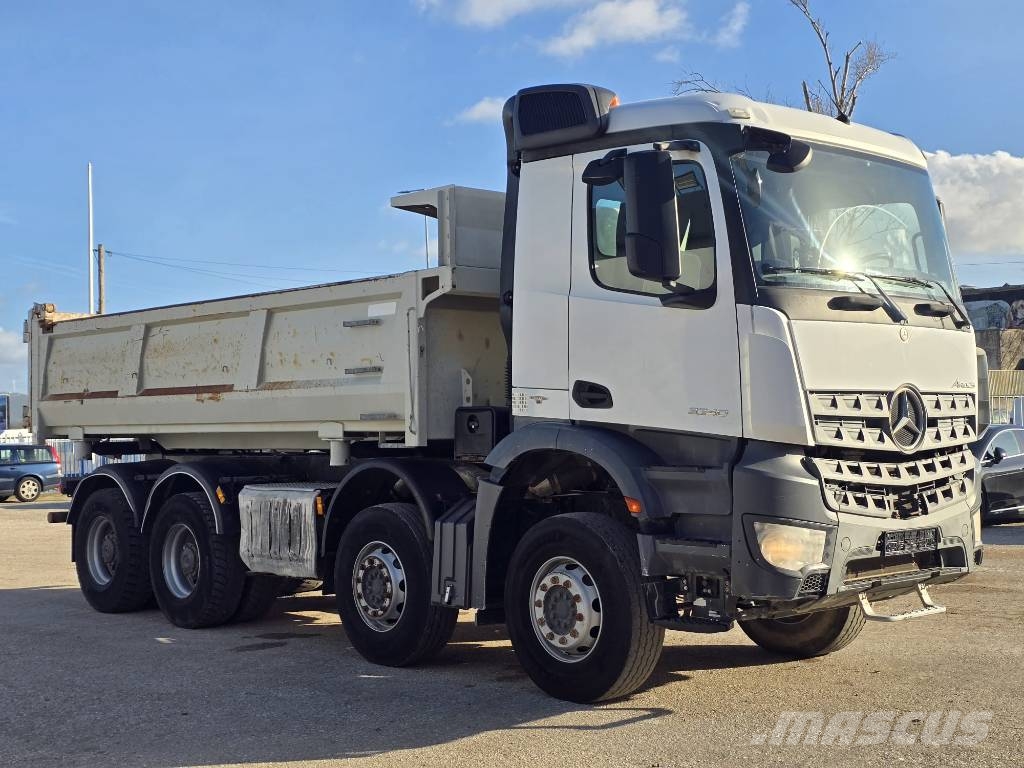 Mercedes-Benz Arocs 3240 덤프 트럭