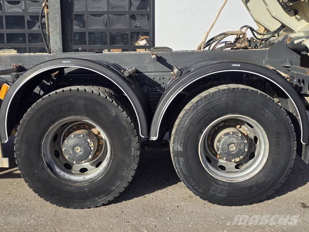 Mercedes-Benz Arocs 3240 덤프 트럭
