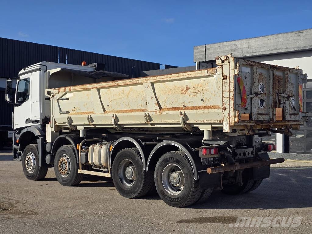Mercedes-Benz Arocs 3240 덤프 트럭