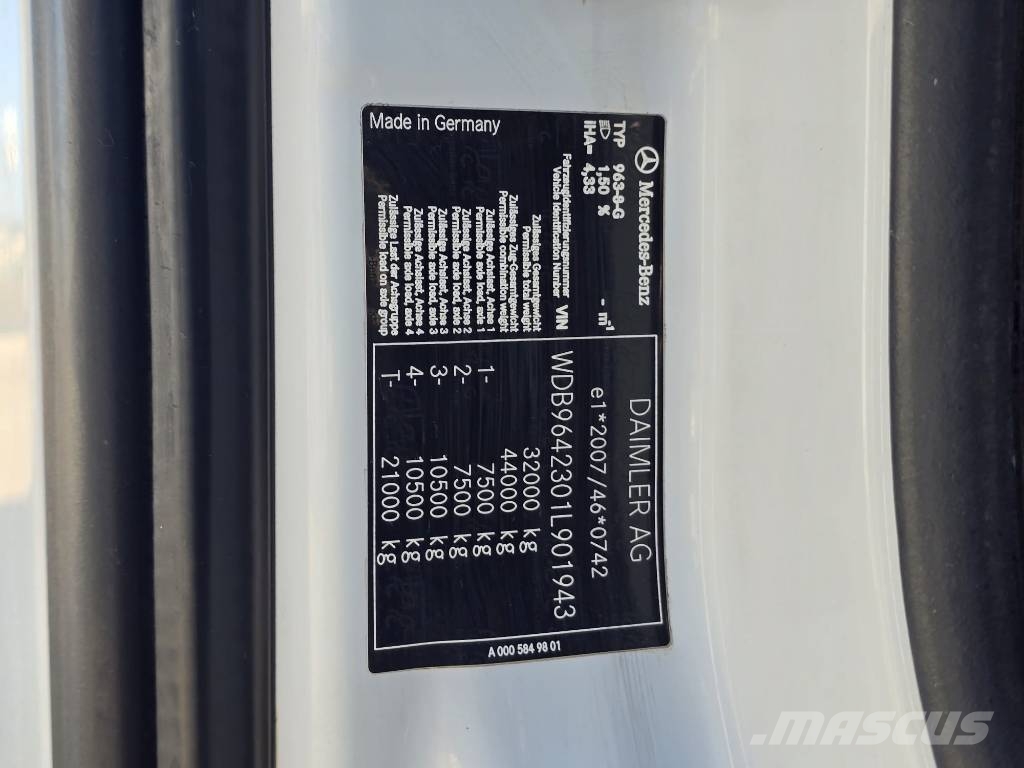 Mercedes-Benz Arocs 3240 덤프 트럭
