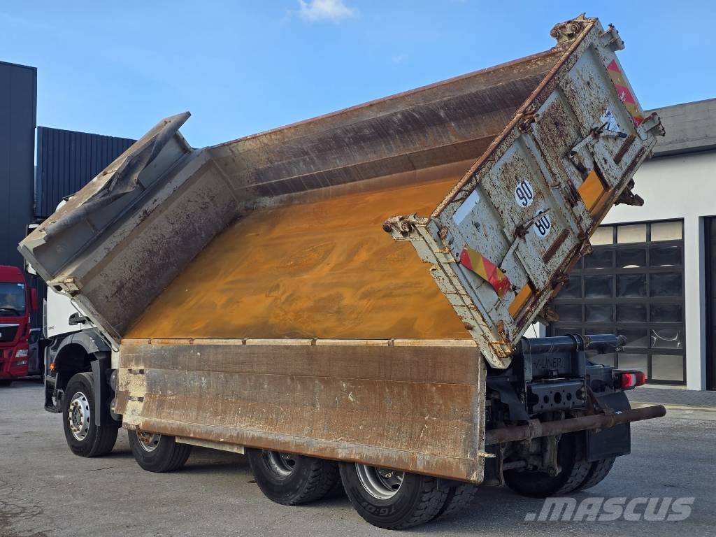 Mercedes-Benz Arocs 3240 덤프 트럭