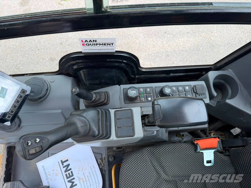 CAT 301.8 - A/C! حفارات صغيرة أقل من 7 طن (حفارات صغيرة)