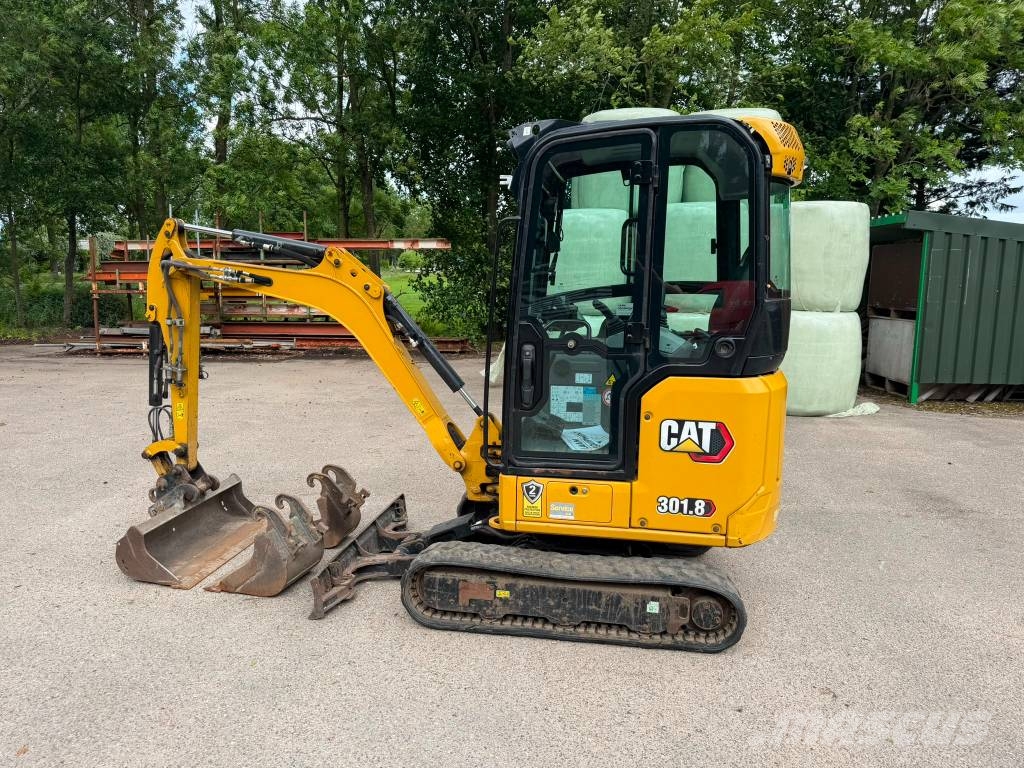 CAT 301.8 - A/C! حفارات صغيرة أقل من 7 طن (حفارات صغيرة)