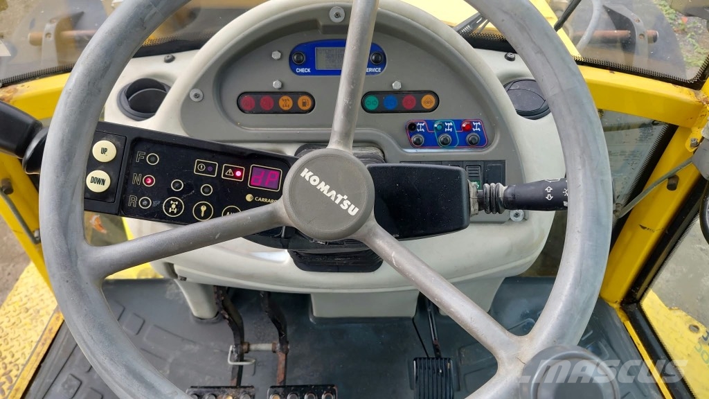 Komatsu WB 97 S-2 لوادر ذات جرافات عكسية