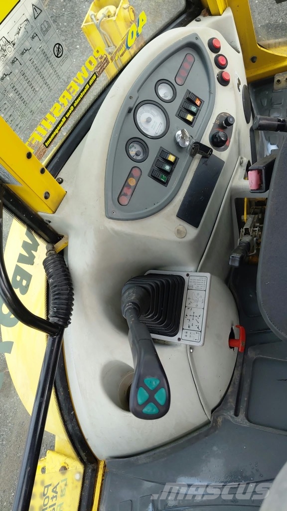 Komatsu WB 97 S-2 لوادر ذات جرافات عكسية
