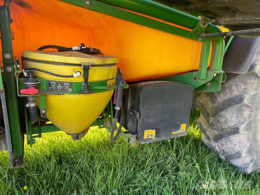 John Deere R 962 i Anhängespritzen