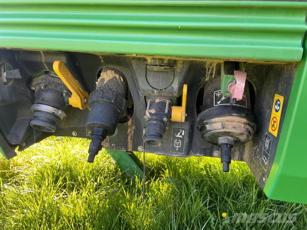 John Deere R 962 i Anhängespritzen