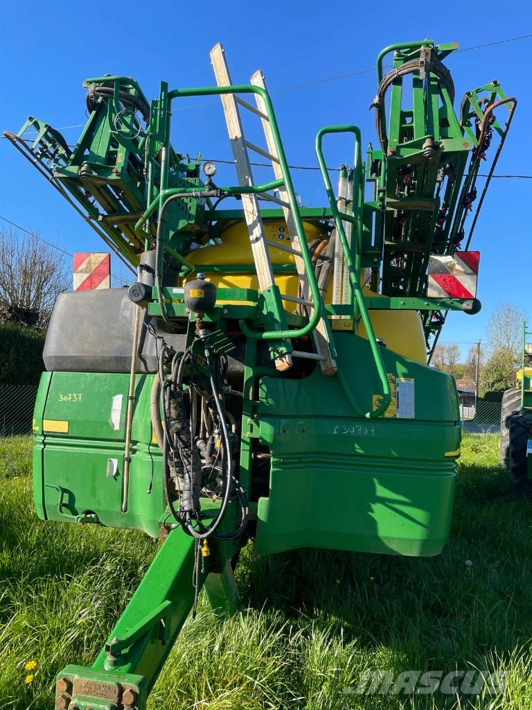 John Deere R 962 i Anhängespritzen