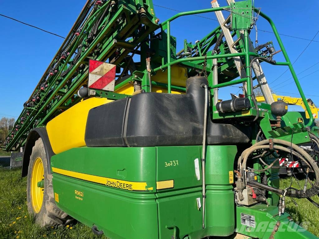 John Deere R 962 i Anhängespritzen