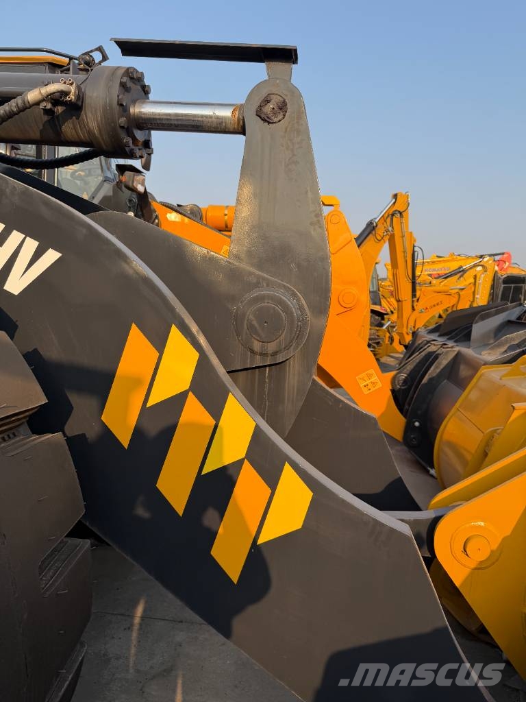 XCMG LW 700 HV Plenty of wheel loaders in stock Kolesni nakladalci