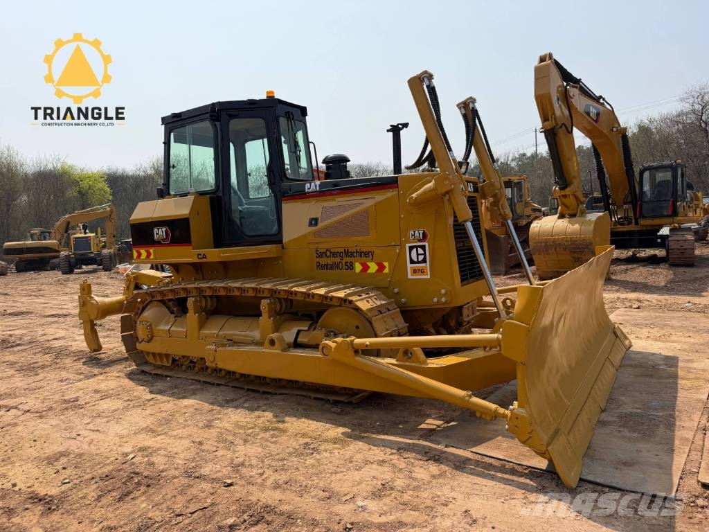 CAT D 7 G Kāpurķēžu buldozeri