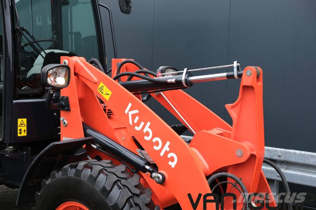 Kubota R 070 | 2023 | 740h | Klima A/C 휠로우더