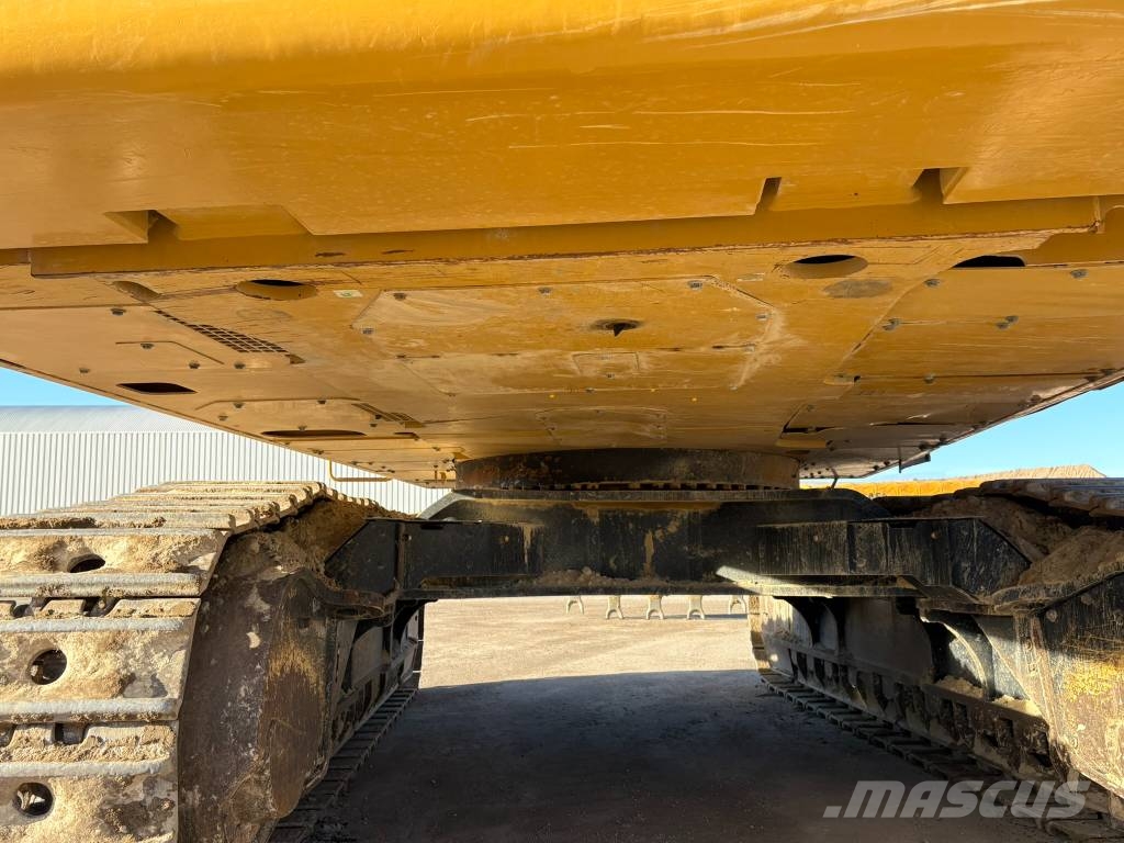 CAT 390 F L Koparki gąsienicowe