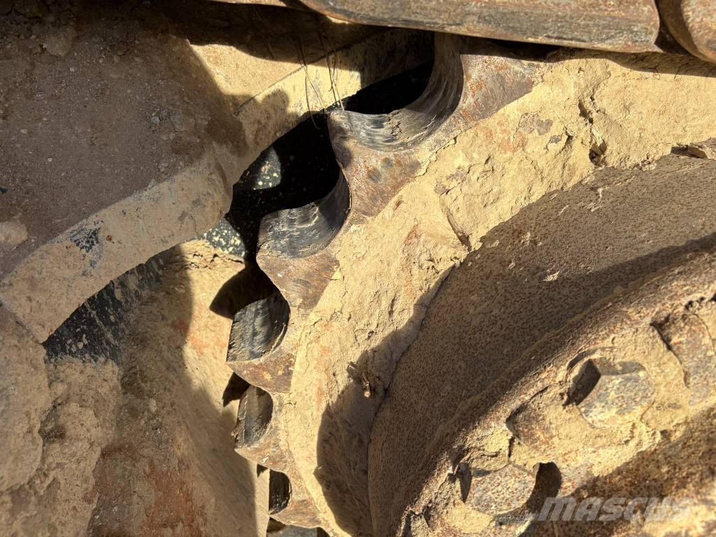 CAT 390 F L Koparki gąsienicowe