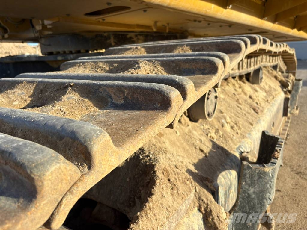 CAT 390 F L Koparki gąsienicowe