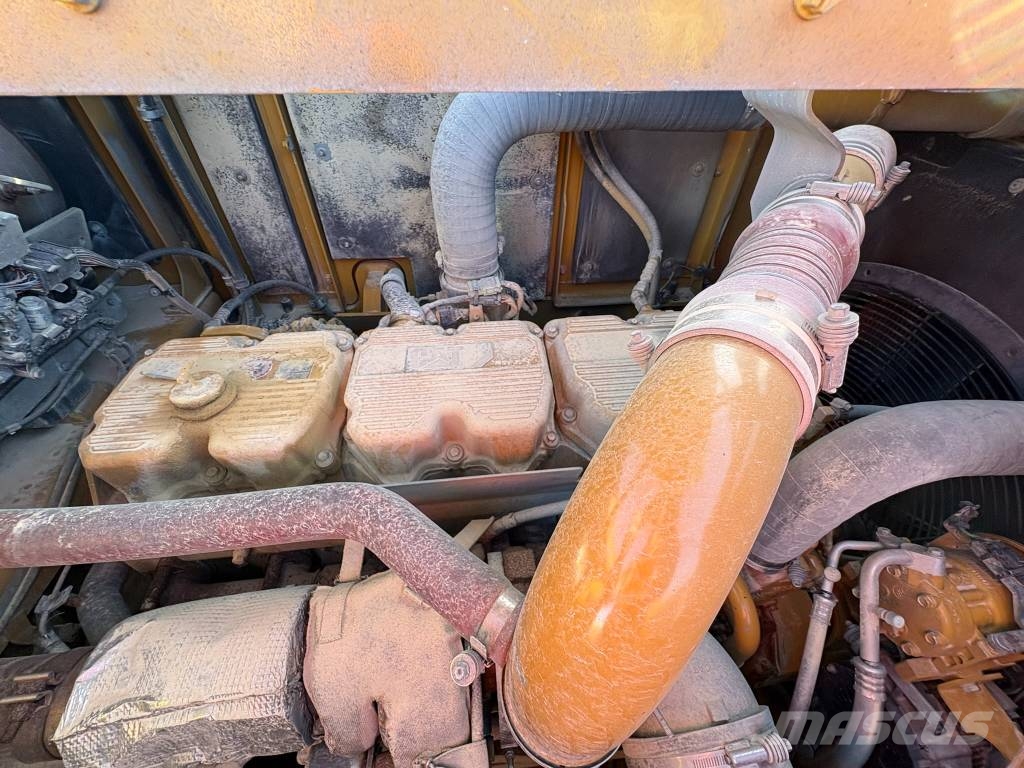 CAT 390 F L Koparki gąsienicowe
