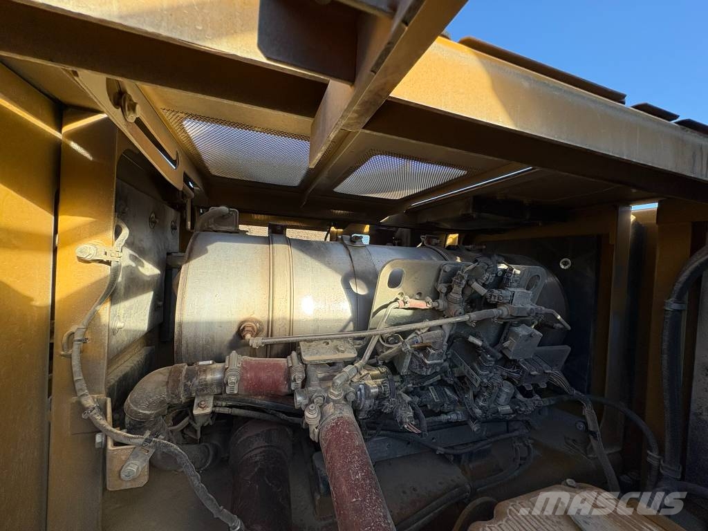 CAT 390 F L Koparki gąsienicowe