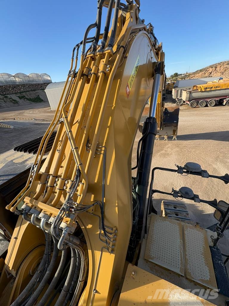 CAT 390 F L Koparki gąsienicowe