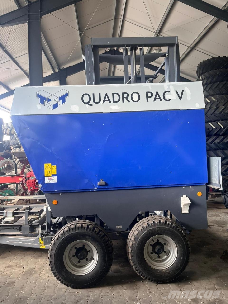 CLAAS Quadrant 5200 RC + Stapelwagen Quadro Pac V, neuwe محزمات مربعة