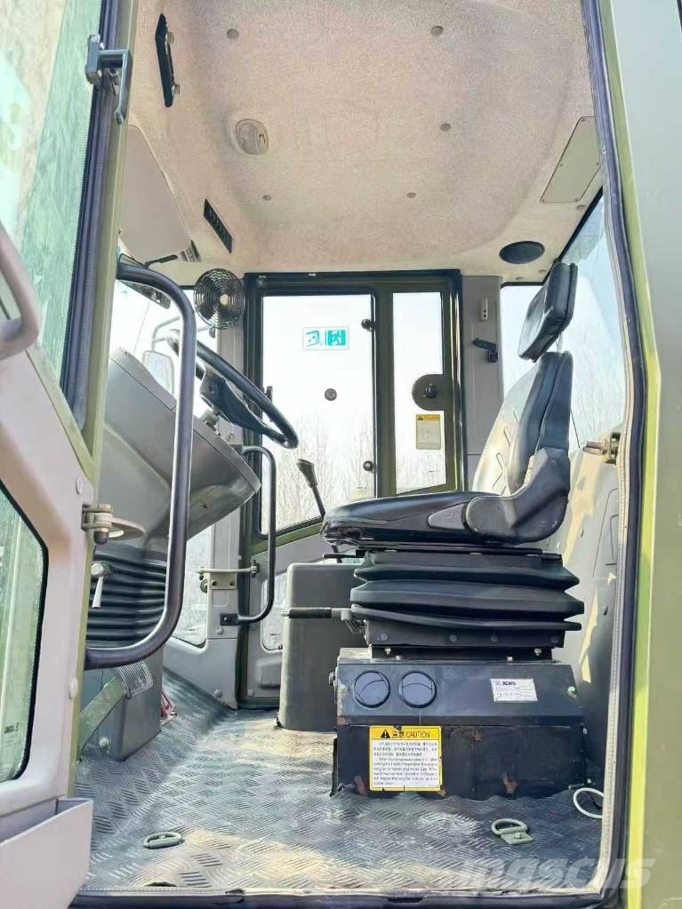 XCMG XS 142 J ضاغطات التربة
