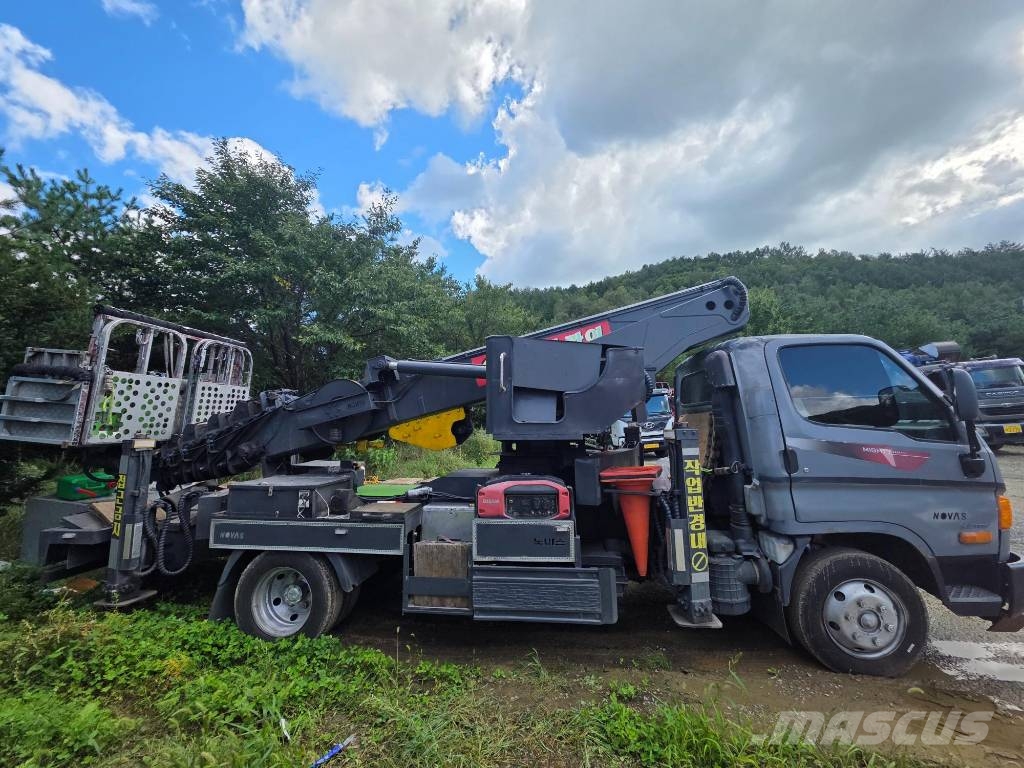 Novas 350QL トラック高所作業車