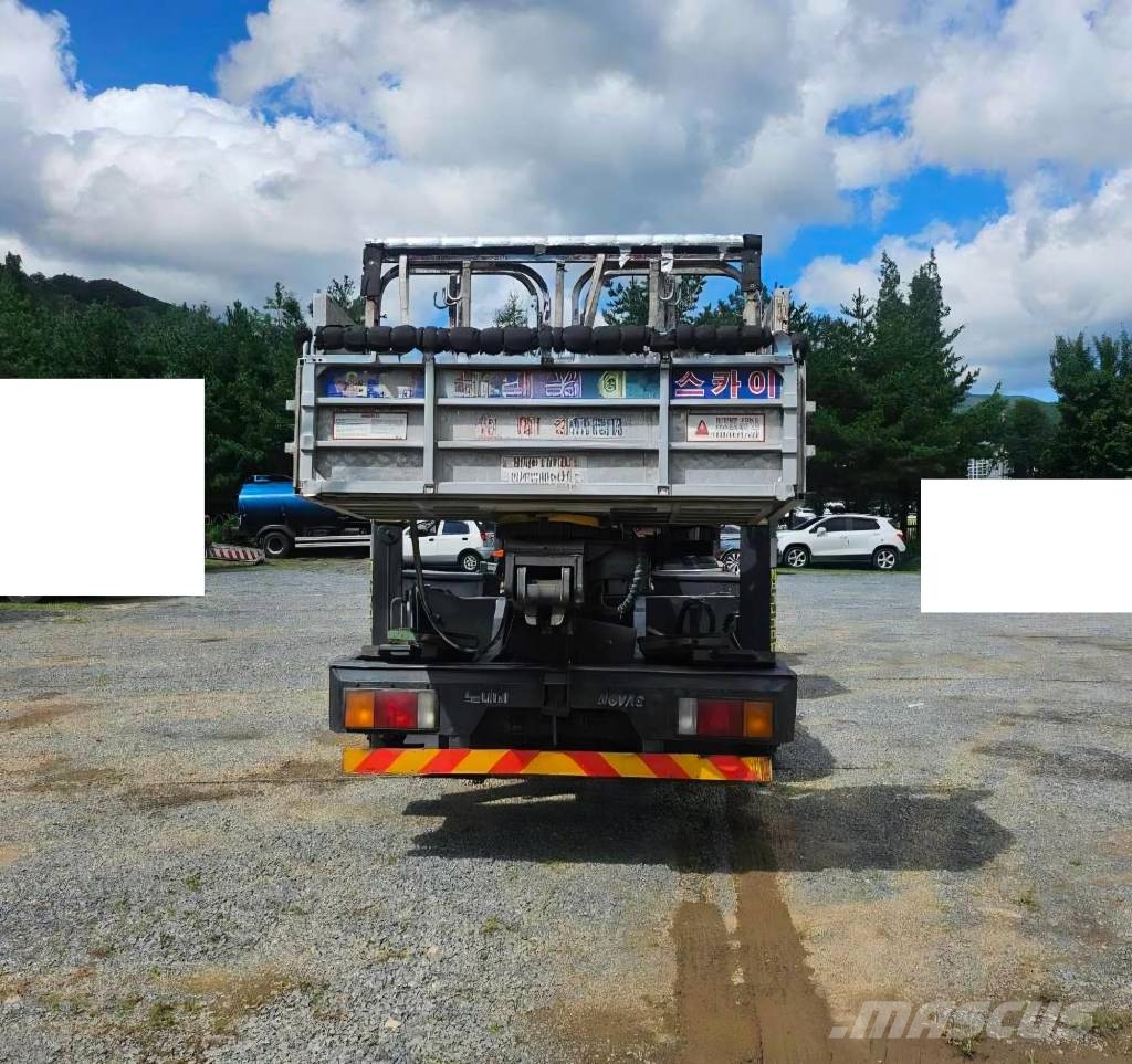 Novas 350QL トラック高所作業車