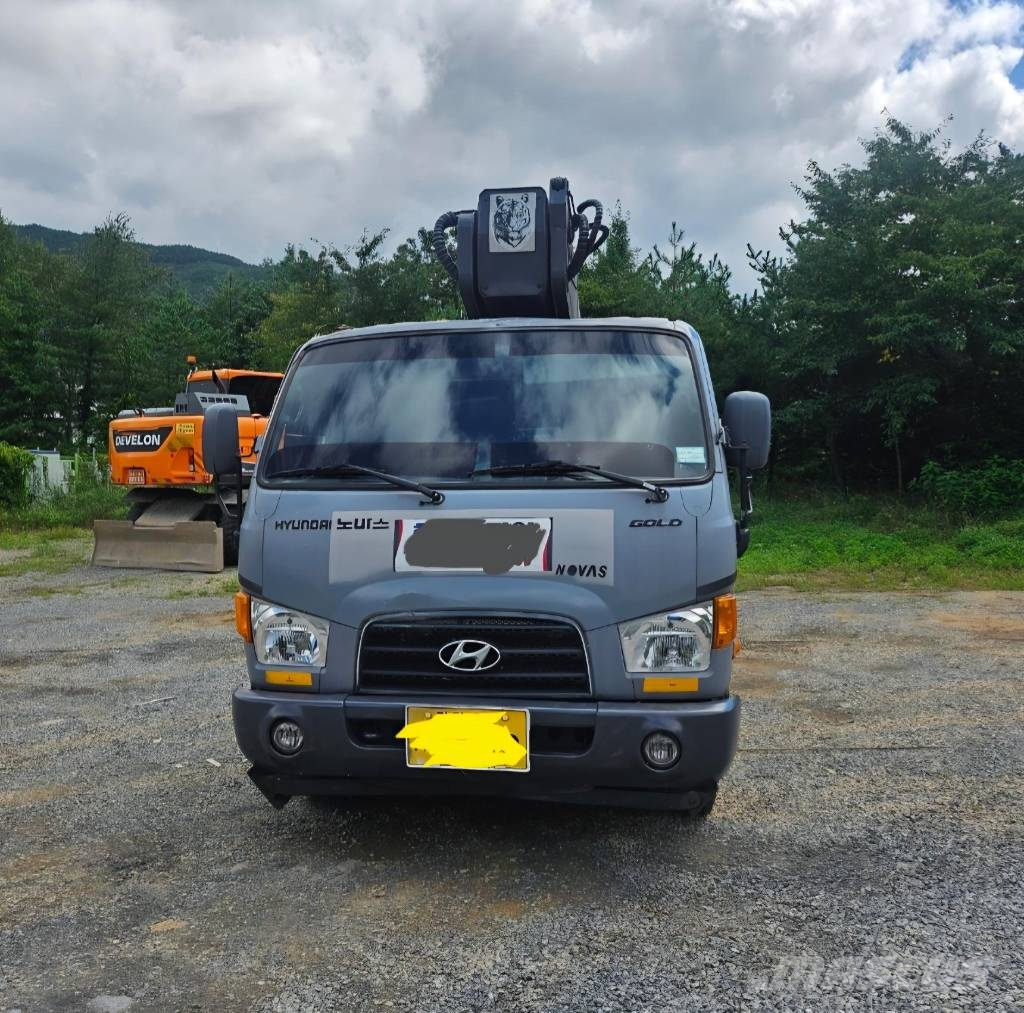 Novas 350QL トラック高所作業車