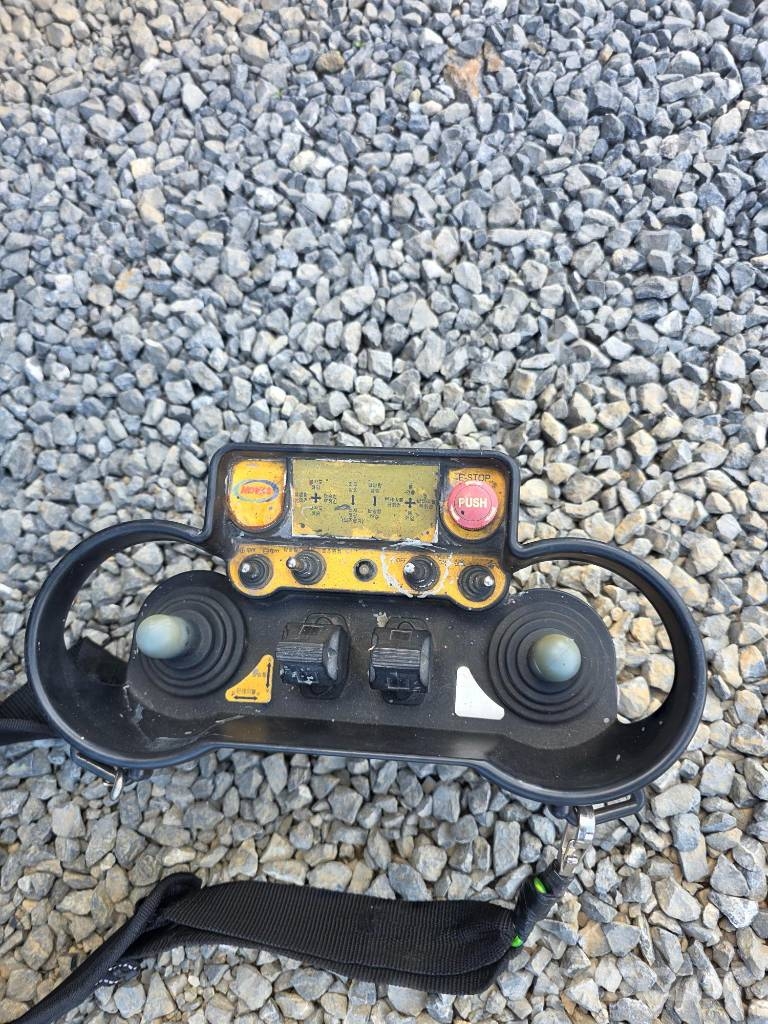 Novas 350QL トラック高所作業車