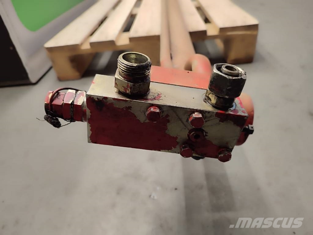 Manitou MLT 624 Hydraulic cylinder for arm extension Hydraulics