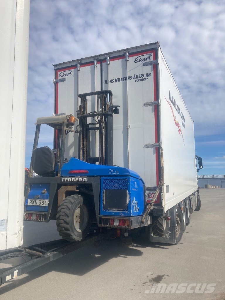 MAN TGX35,580 8X4-4 BL Autocamioane