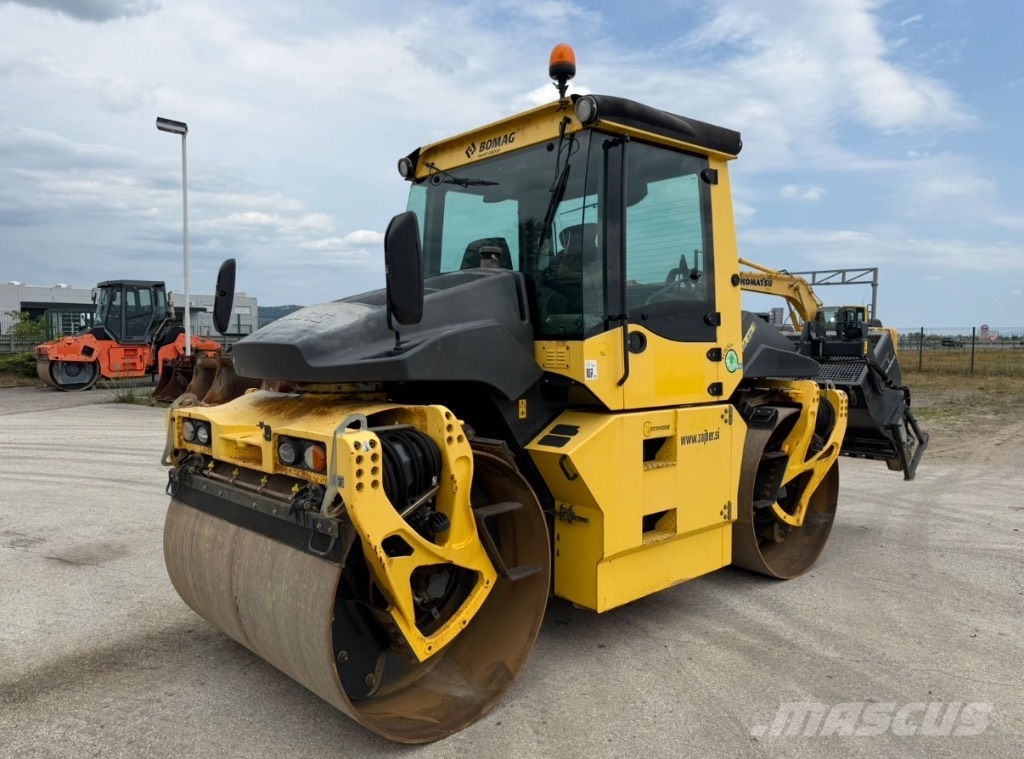 Bomag BW 174-4i مداحل ثنائية الاسطوانة