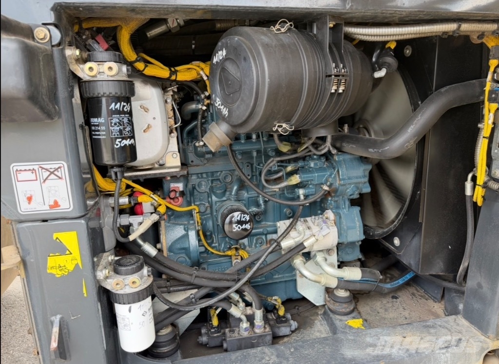 Bomag BW 174-4i مداحل ثنائية الاسطوانة