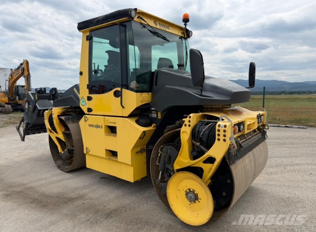 Bomag BW 174-4i مداحل ثنائية الاسطوانة
