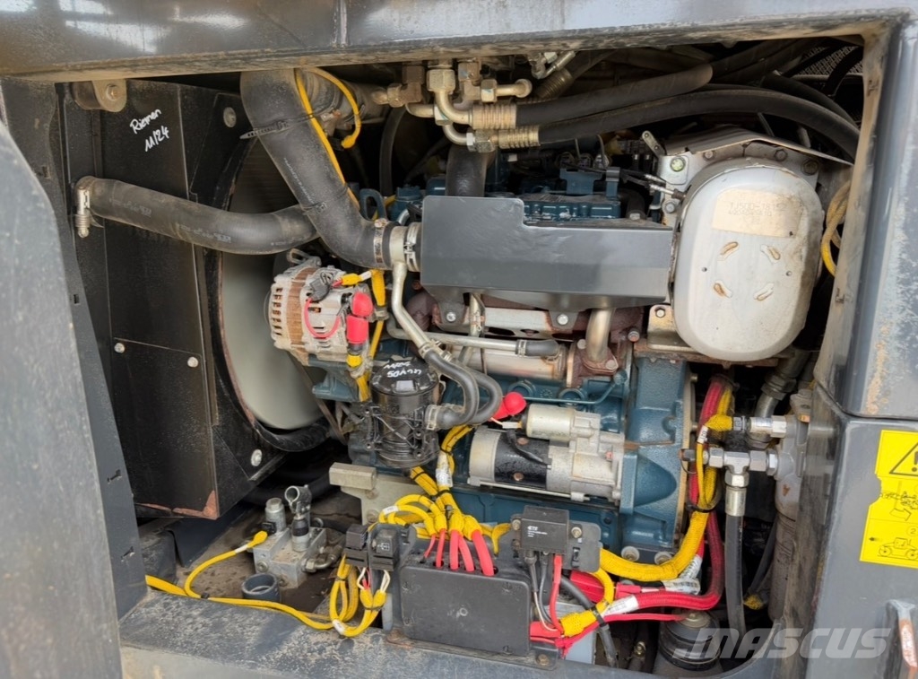 Bomag BW 174-4i مداحل ثنائية الاسطوانة