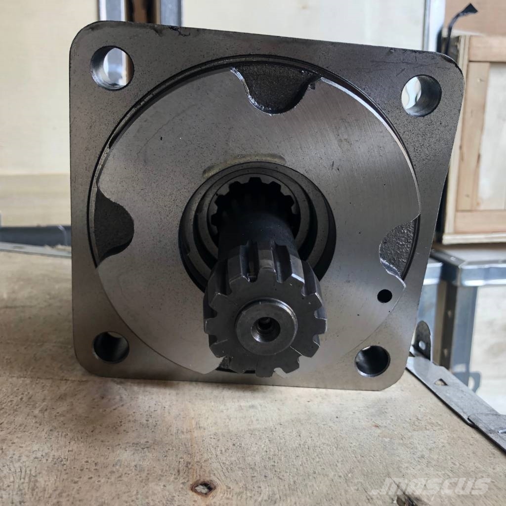 Bobcat 1091052006 Hydraulic motor Bobocat 540 543 travel Hydraulics