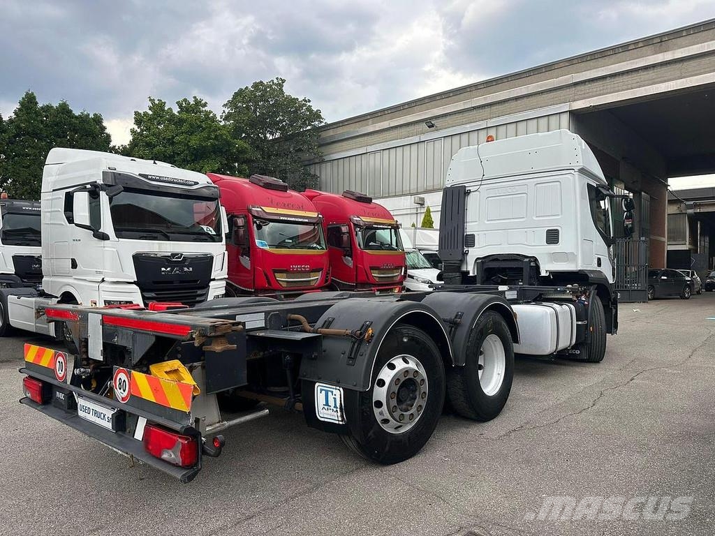 Iveco Stralis 460 شاحنات بمقصورة وهيكل